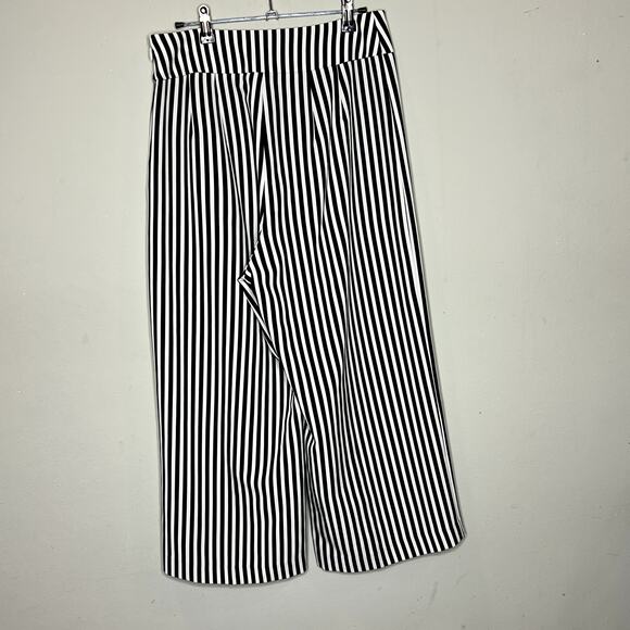 Express Black & White Striped High Rise Stretch Side Zip Culottes Women's Size 8 - Picture 3 of 8